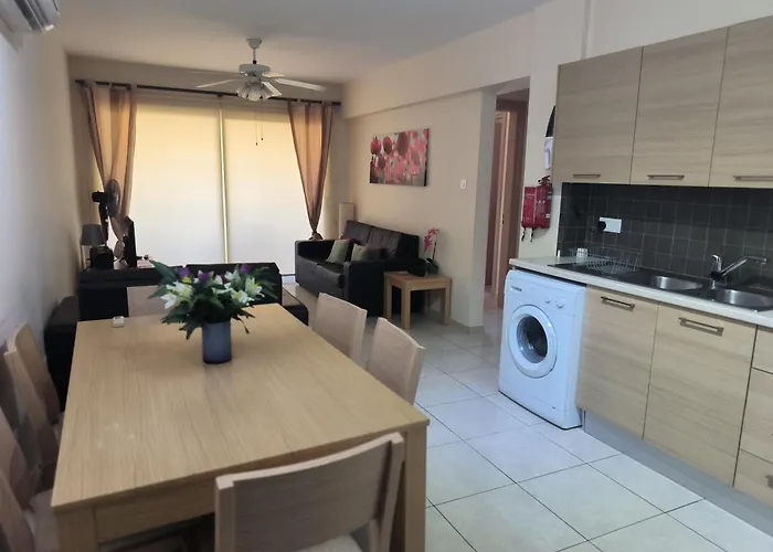 Apartamento 2 Bed In With Communal Pool