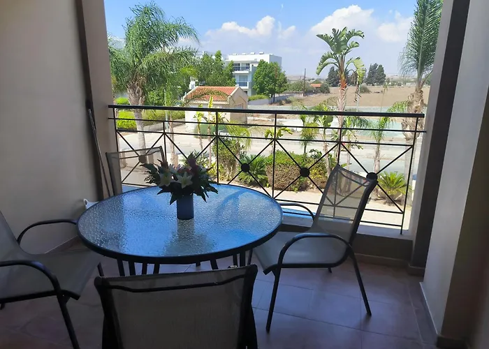 Apartamento 2 Bed In With Communal Pool