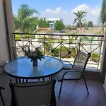 Apartamento 2 Bed In With Communal Pool