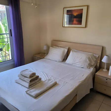 2 Bed In With Communal Pool Apartment *