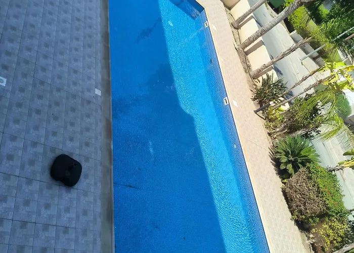 Lägenhet 2 Bed In With Communal Pool *